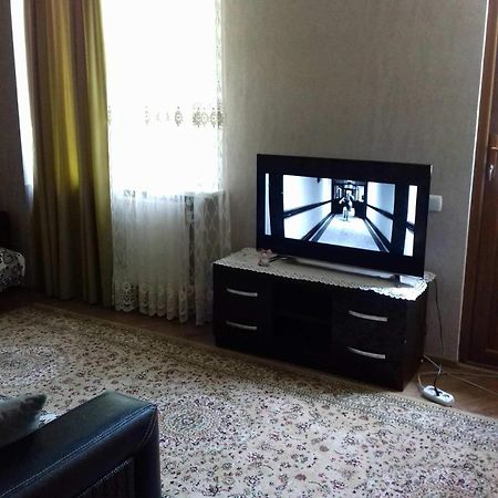 Hotel Family Hotel Chiatura Екстериор снимка