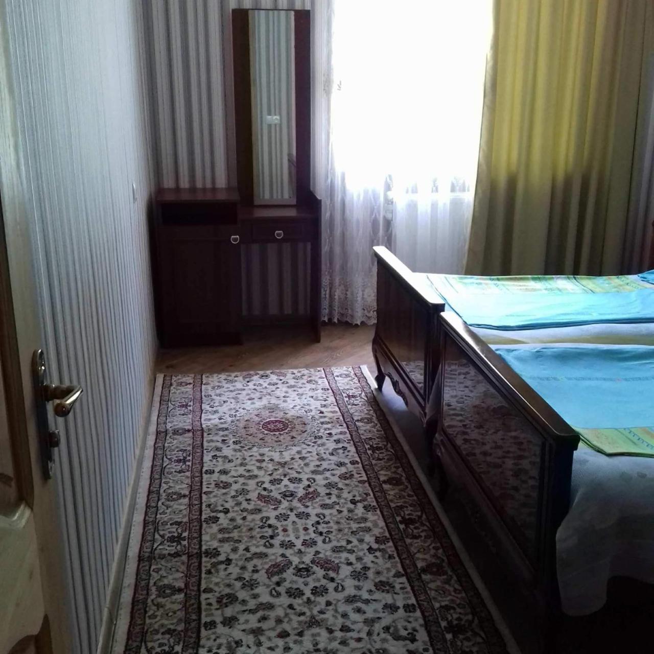 Hotel Family Hotel Chiatura Екстериор снимка