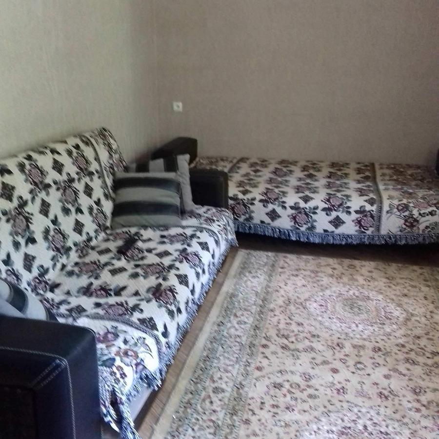 Hotel Family Hotel Chiatura Екстериор снимка