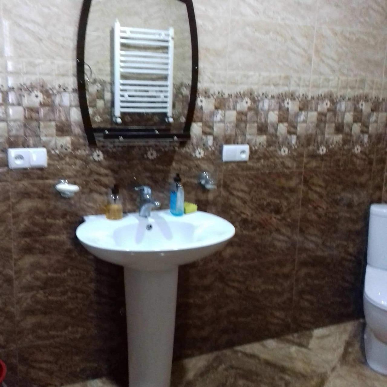 Hotel Family Hotel Chiatura Екстериор снимка