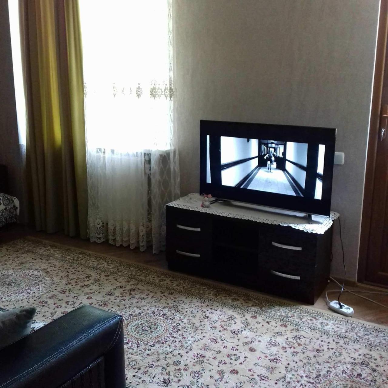 Hotel Family Hotel Chiatura Екстериор снимка